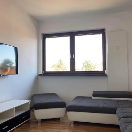 Royal Racing Kf Apartment
